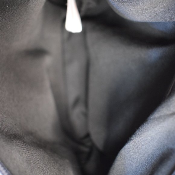 IM Love Cross Body - Picture 2 of 12